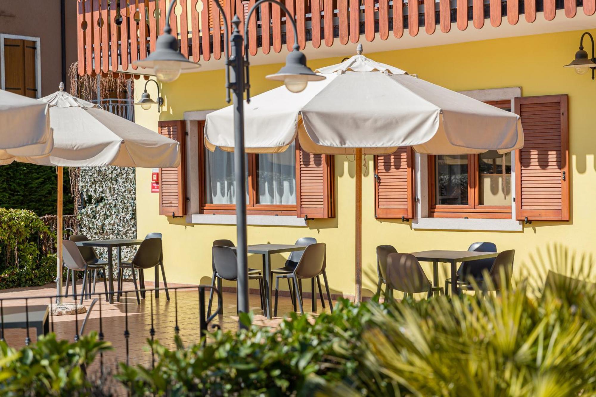 Hotel Romantic Cavaion Veronese Esterno foto
