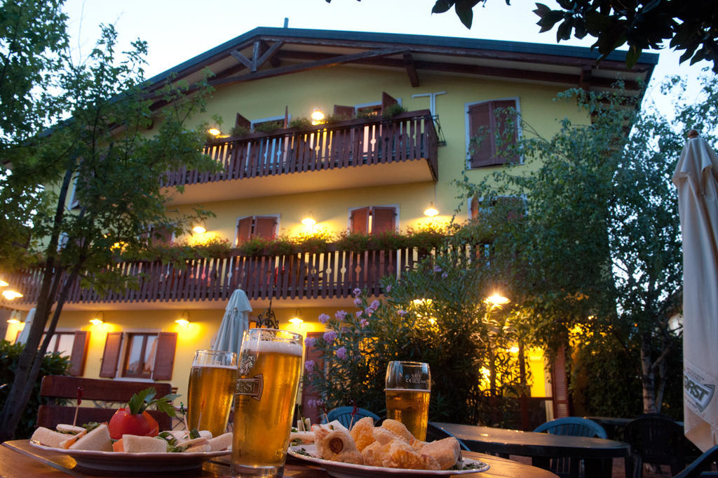 Hotel Romantic Cavaion Veronese Esterno foto